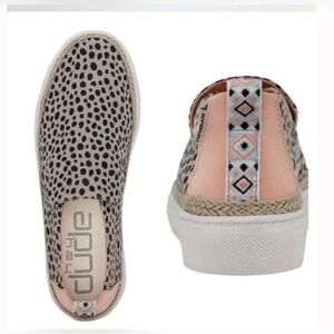Hey Dude Womens Peyton Cheetah Slip On Shoes Size 6